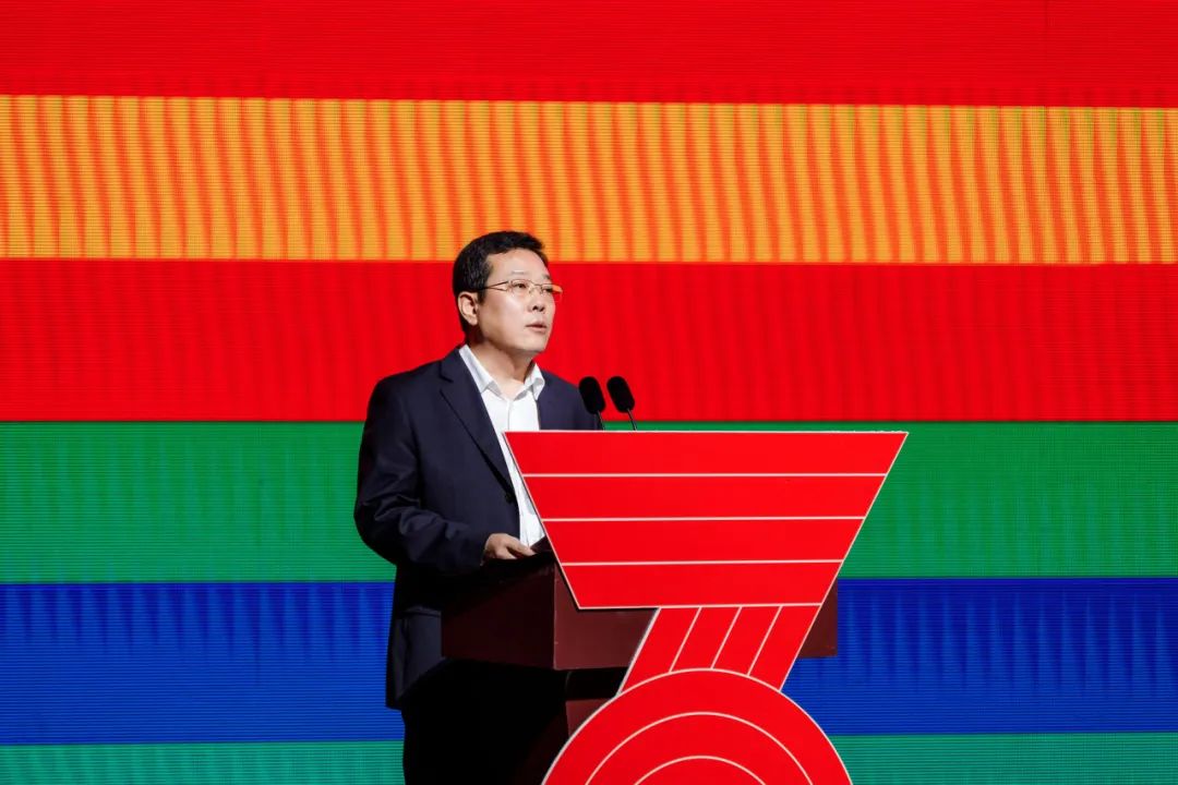 河南建筑产业发展论坛暨河南开云官方网页版成立70周年庆祝大会圆满举行(图8) 图片